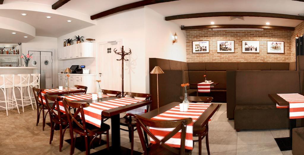 Mesa Grill Restaurant Cafe Bed & Breakfast Dźwirzyno