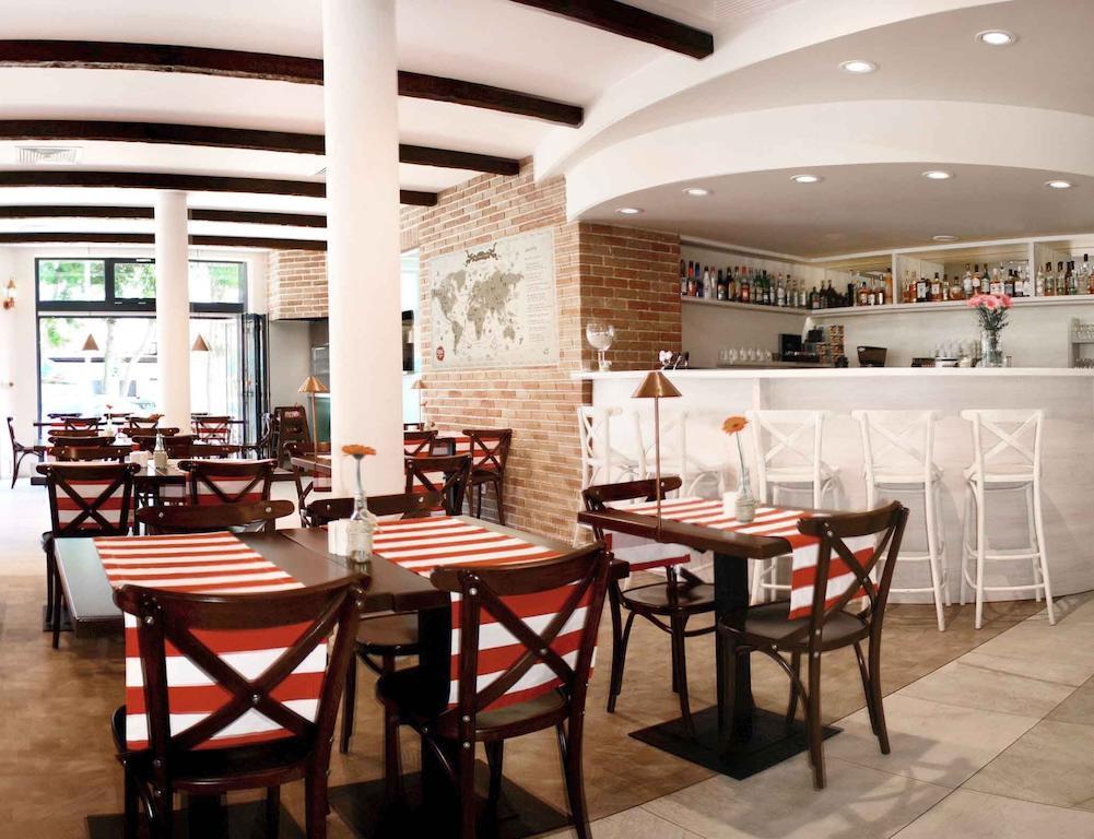 Mesa Grill Restaurant Cafe Bed & Breakfast